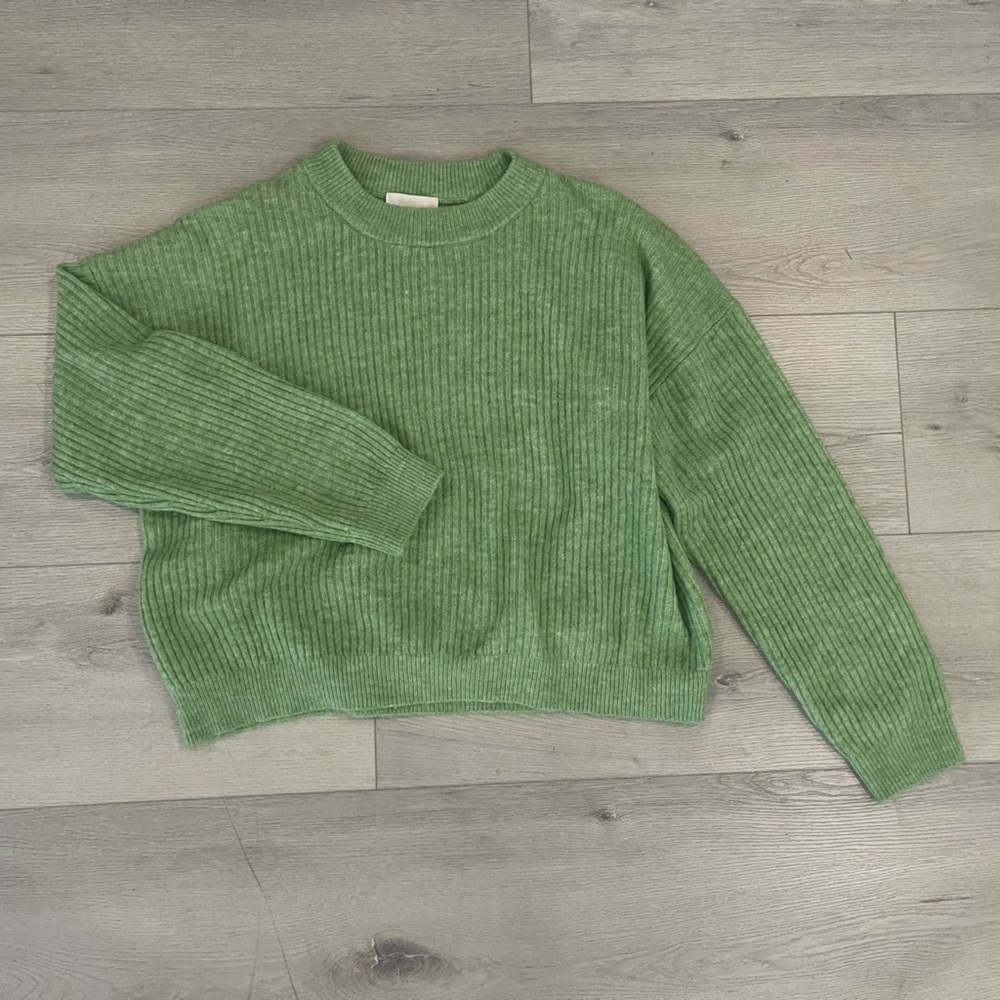 Green H&M pullover sweater